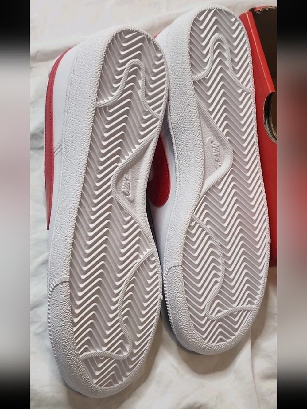 Nike Court Royale Women's Shoe Size 7 In White And Collegiate Red - Picture 7 of 8